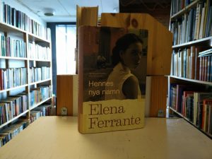 Ferrante, Elena - Hennes nya namn